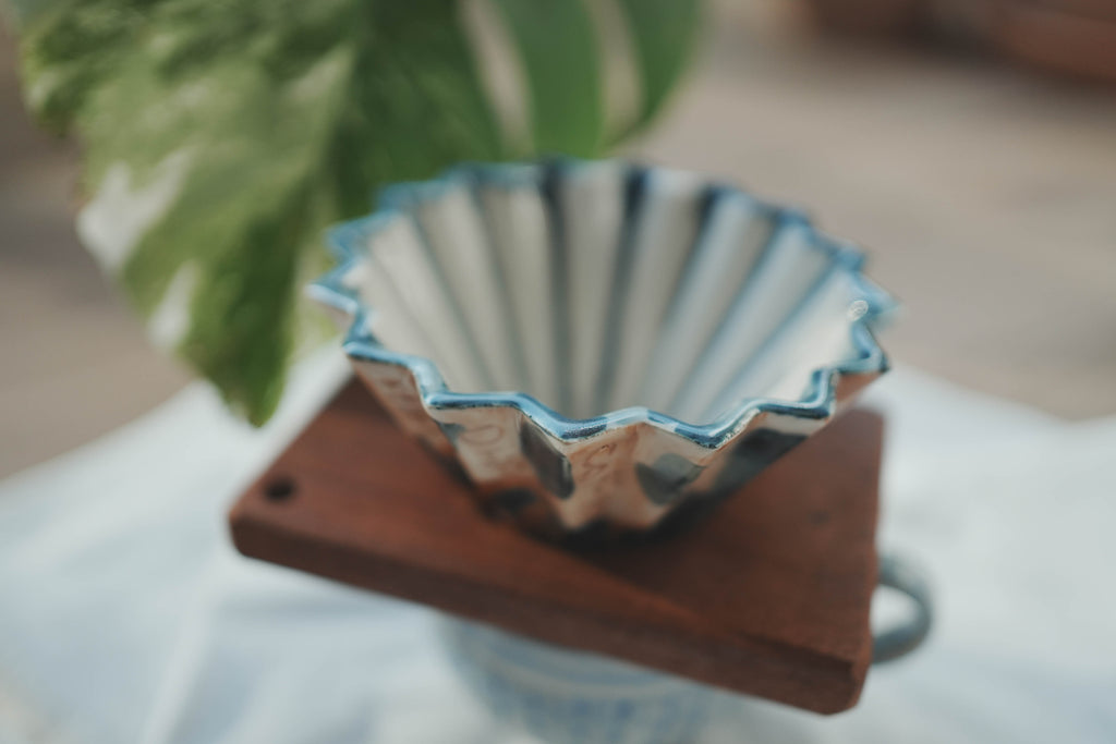 咖啡手沖架_泰國職人作品摺紙濾杯_a藍黃水染班點