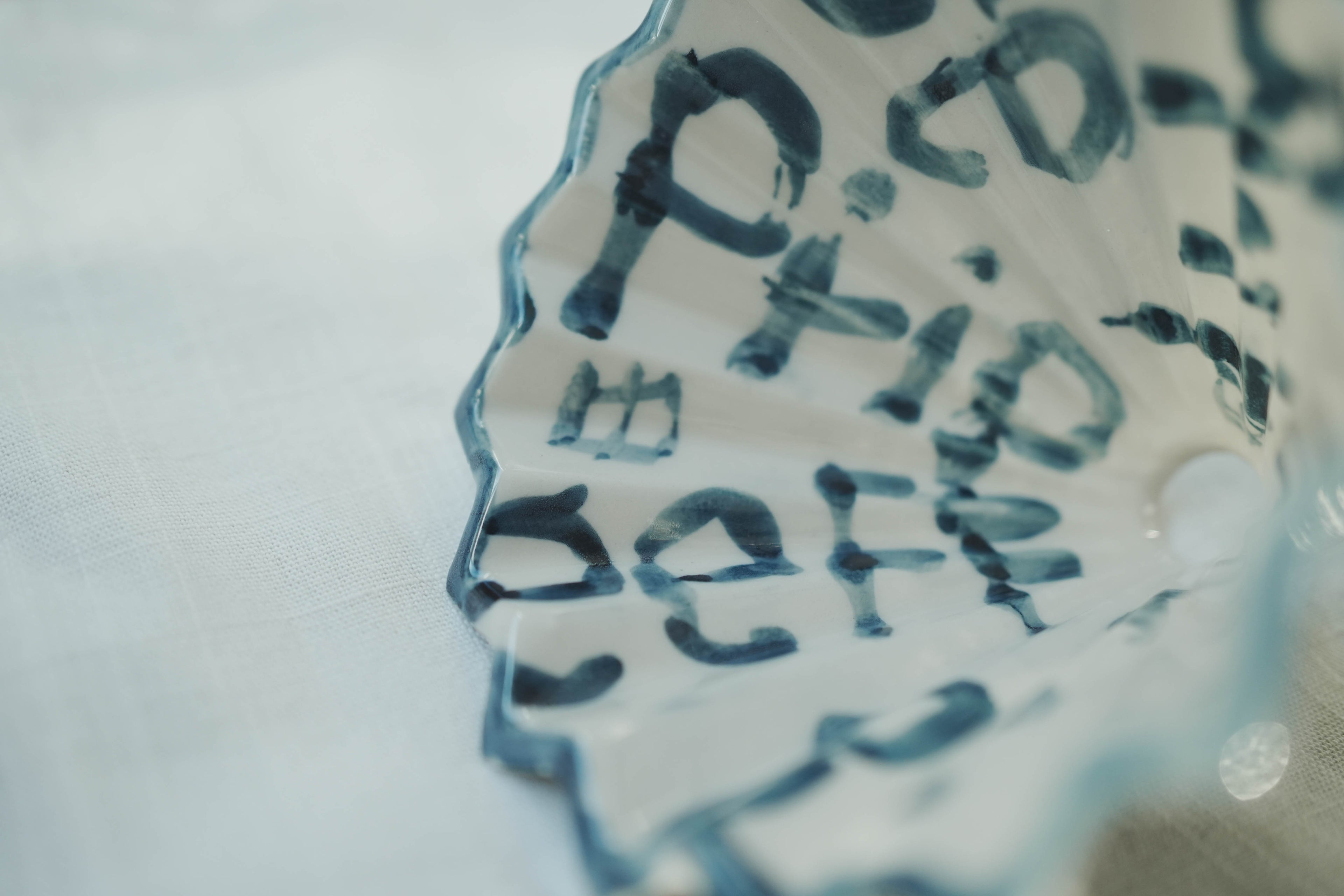 咖啡手沖架_泰國職人作品摺紙濾杯_b靛藍色亂文字母