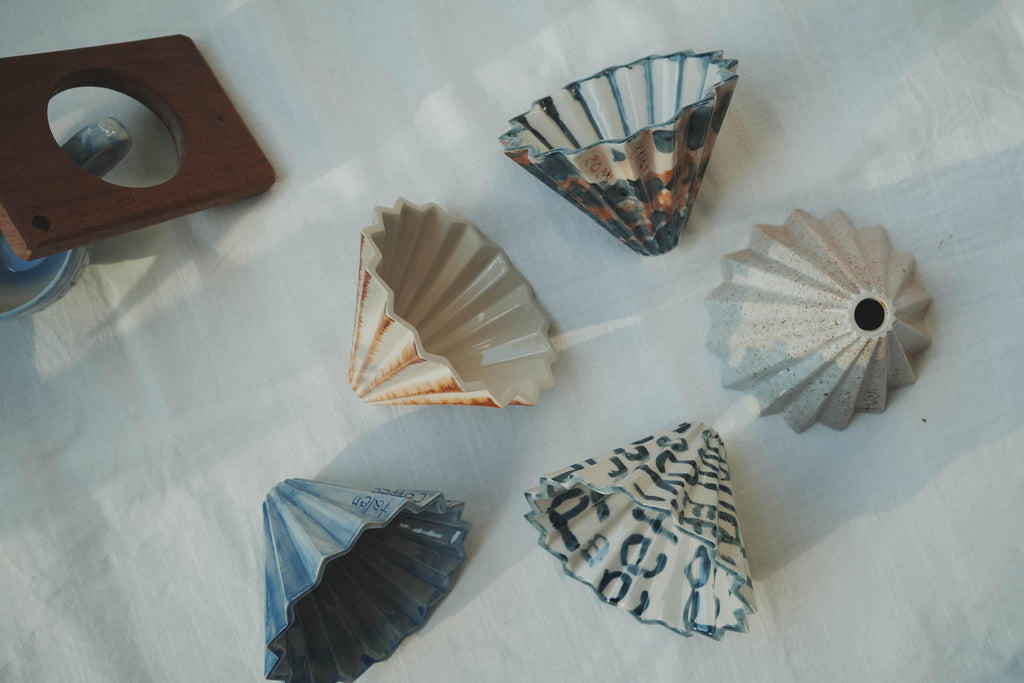 咖啡手沖架_泰國職人作品摺紙濾杯_a藍黃水染班點