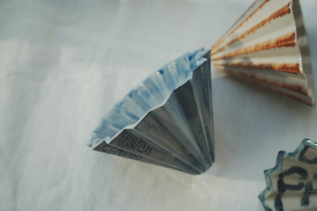 咖啡手沖架_泰國職人作品摺紙濾杯_e淺水藍不規則素色