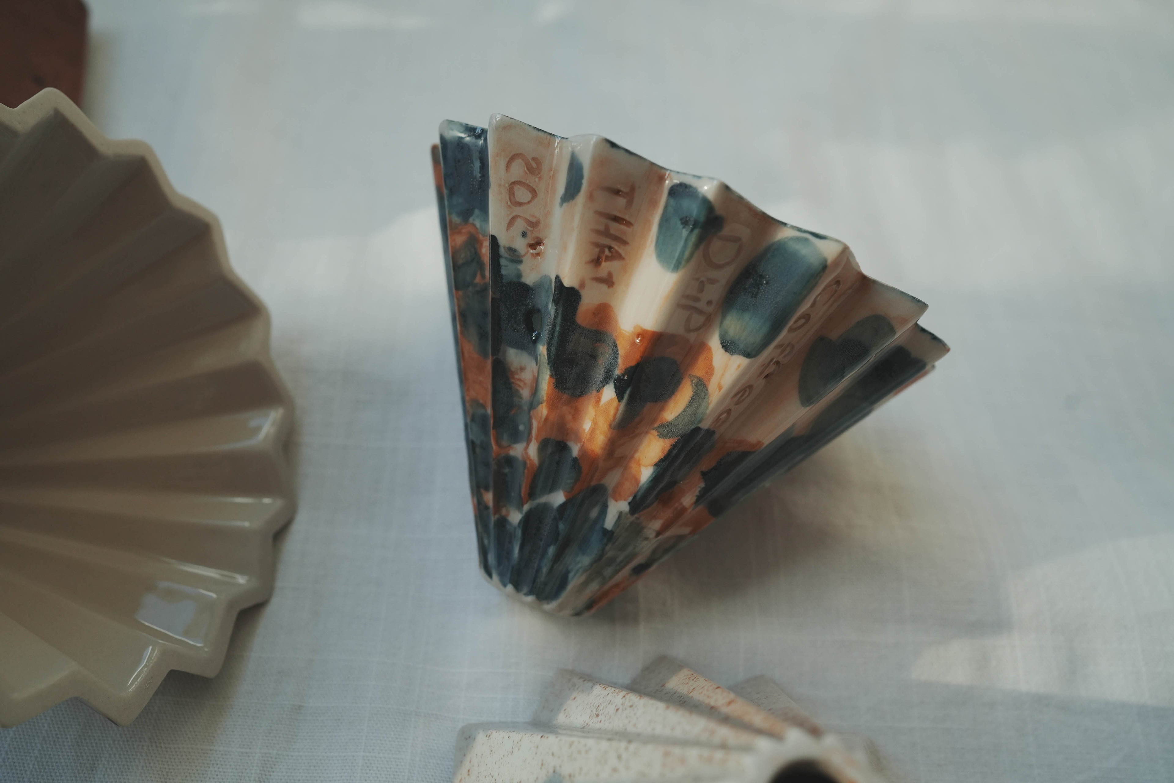 咖啡手沖架_泰國職人作品摺紙濾杯_a藍黃水染班點