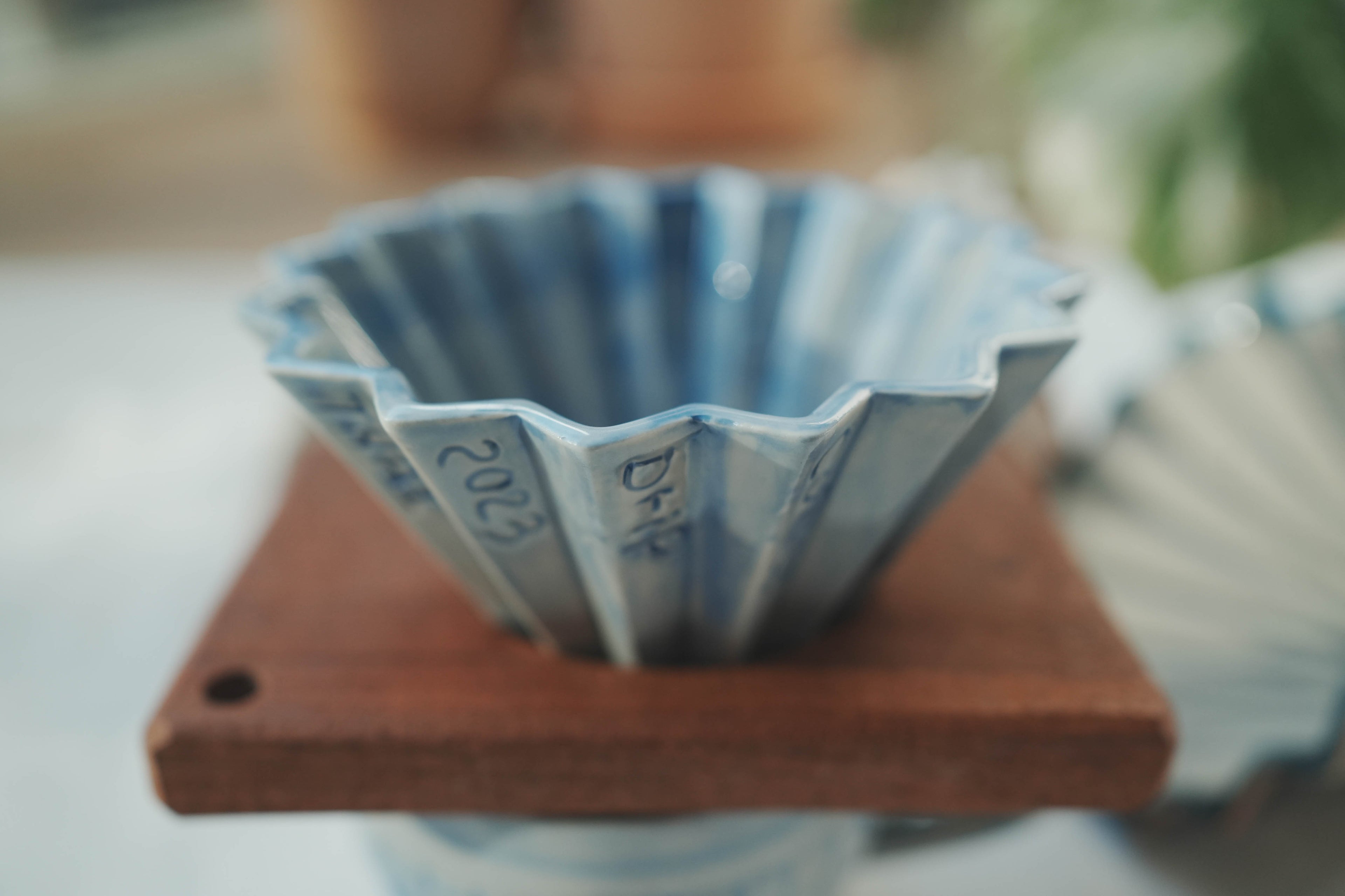 咖啡手沖架_泰國職人作品摺紙濾杯_e淺水藍不規則素色