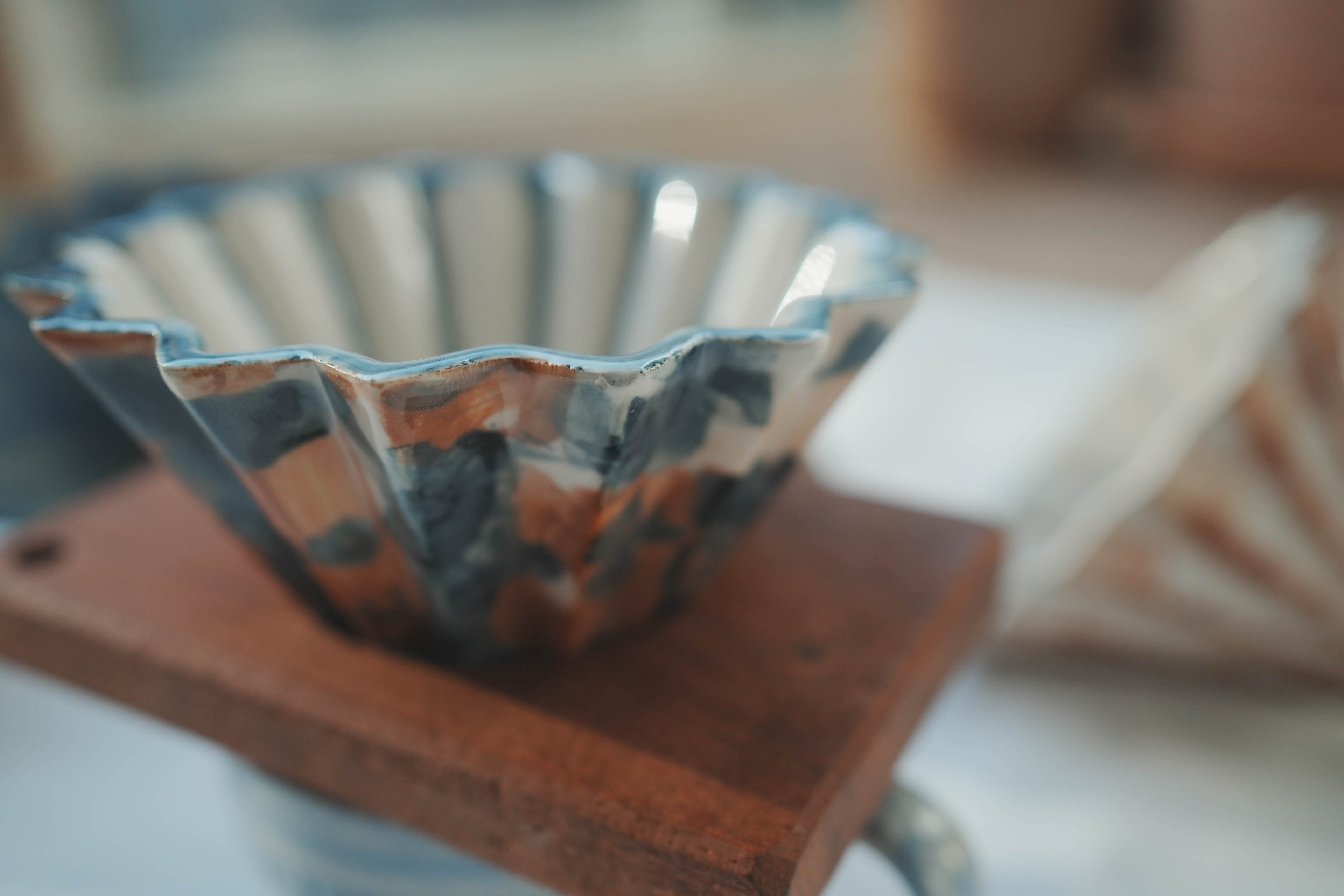 咖啡手沖架_泰國職人作品摺紙濾杯_a藍黃水染班點