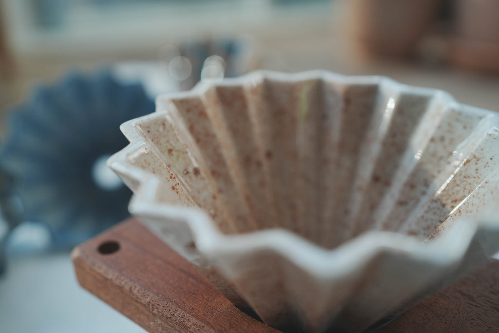 咖啡手沖架_泰國職人作品摺紙濾杯_d大地色米棕細點