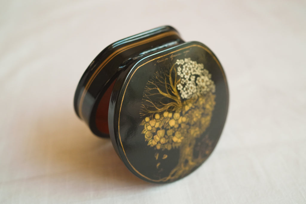 古董_靜謐之樹：俄羅斯手工漆器微縮繪畫收納盒