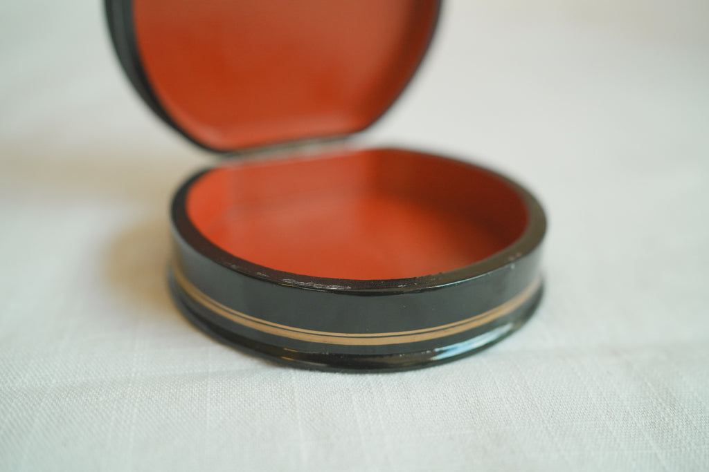 古董_靜謐之樹：俄羅斯手工漆器微縮繪畫收納盒