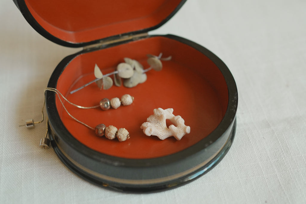 古董_靜謐之樹：俄羅斯手工漆器微縮繪畫收納盒