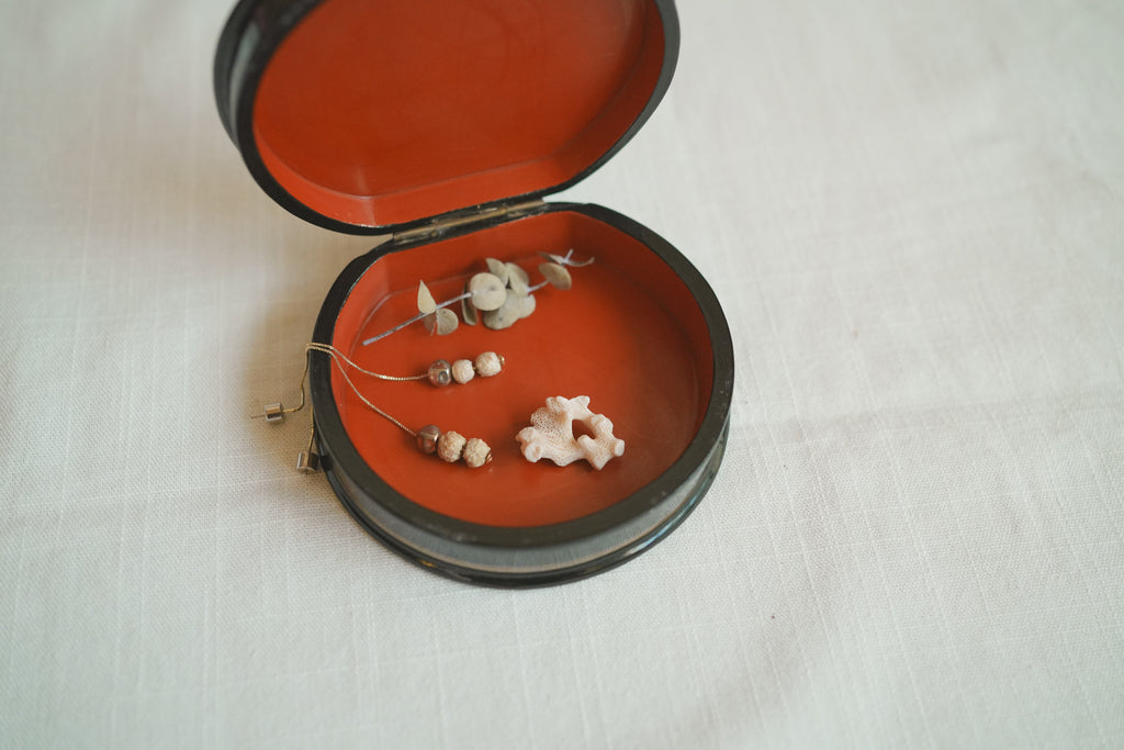 古董_靜謐之樹：俄羅斯手工漆器微縮繪畫收納盒