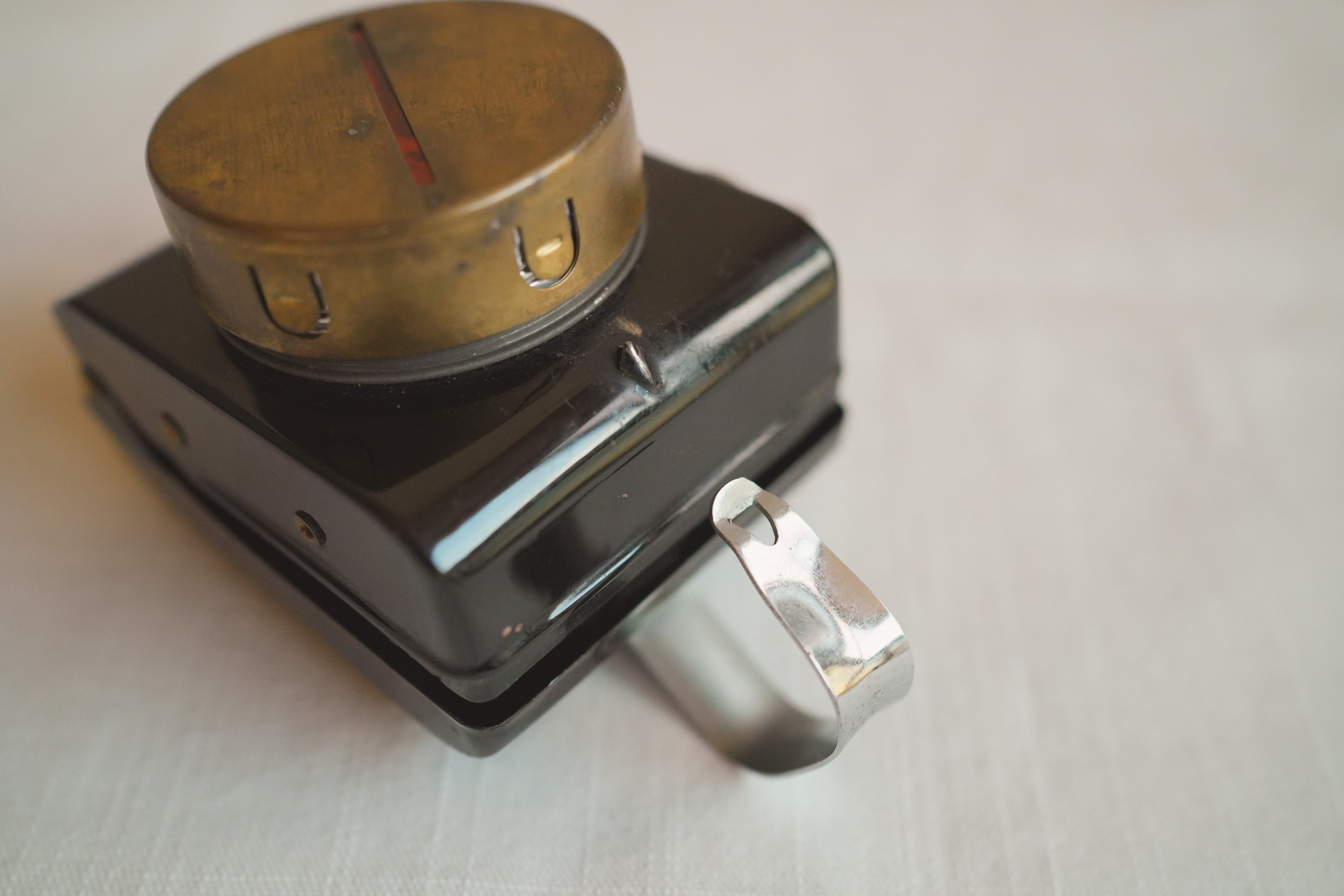 古董_靜默的信號：軍用手持信號燈