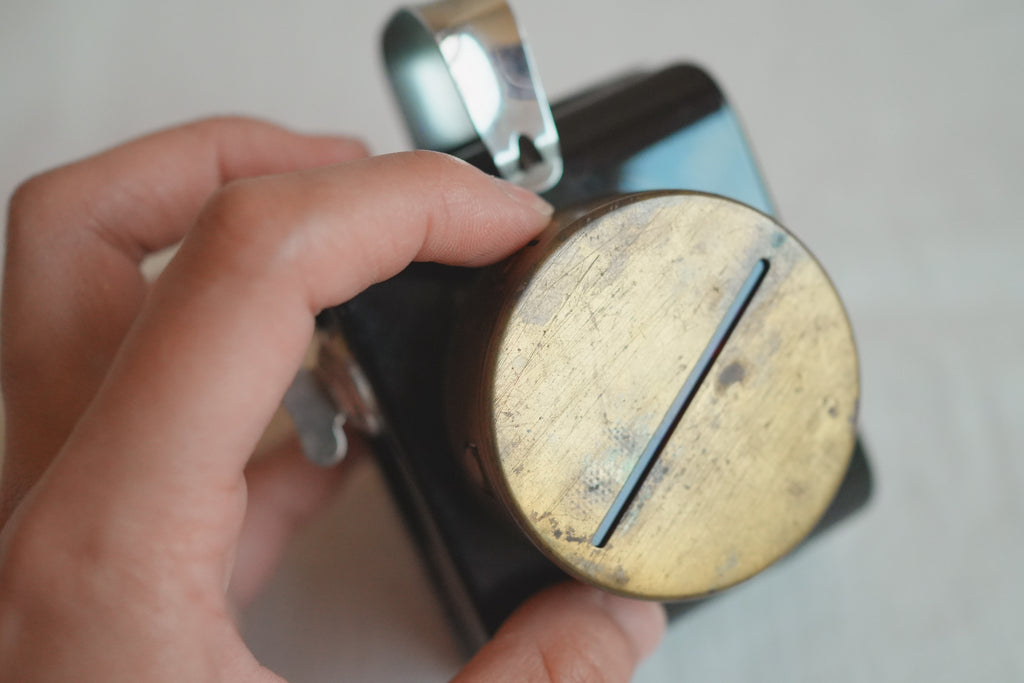 古董_靜默的信號：軍用手持信號燈