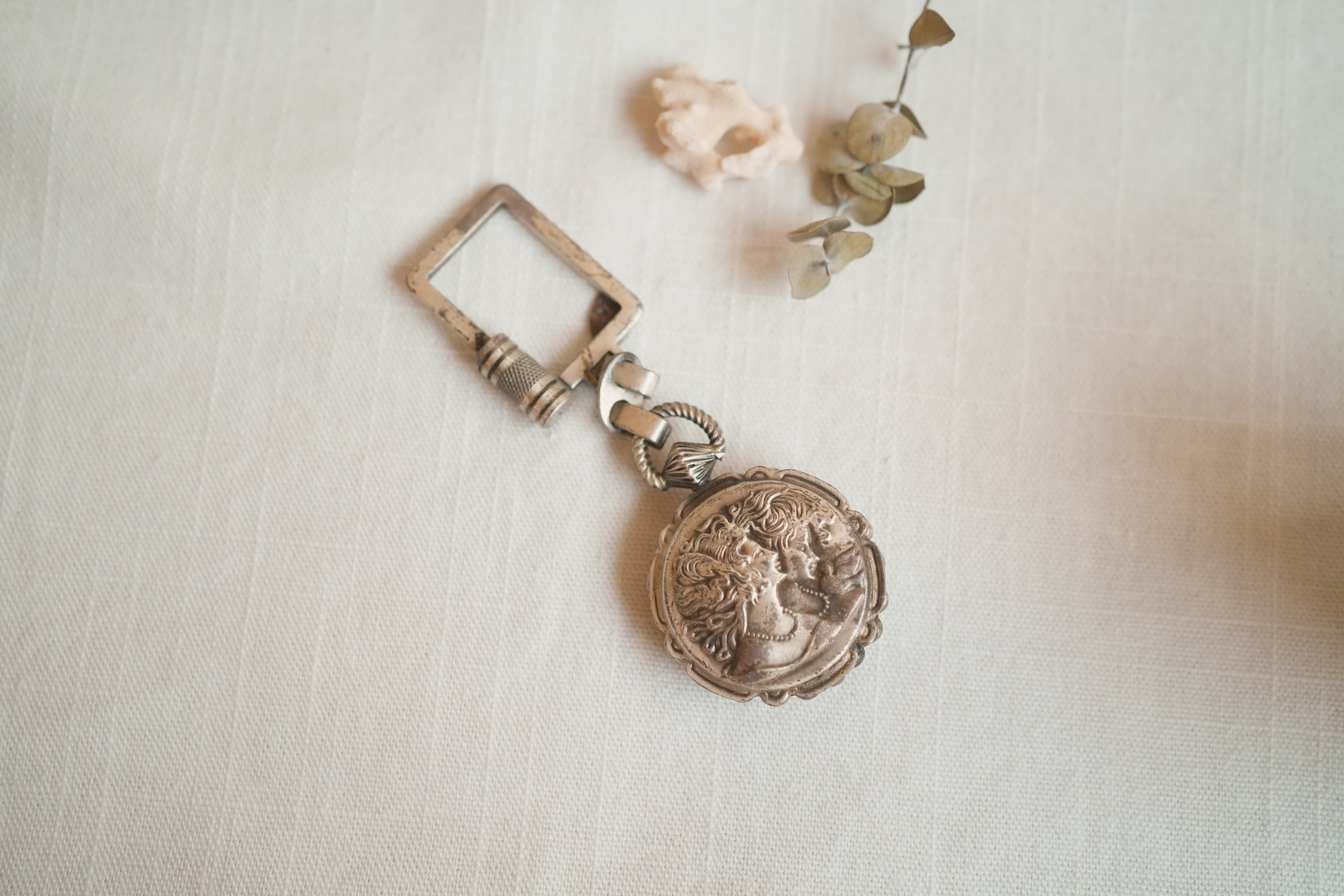 古董_歲月之吻：純銀方框圓墜鑰匙圈