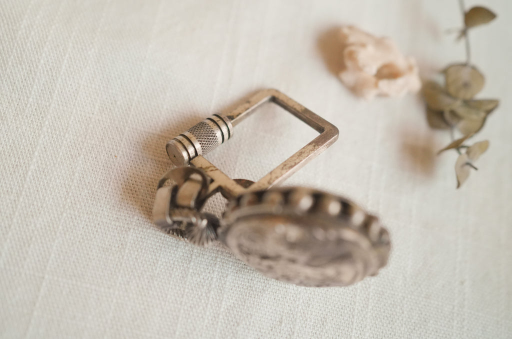 古董_歲月之吻：純銀方框圓墜鑰匙圈