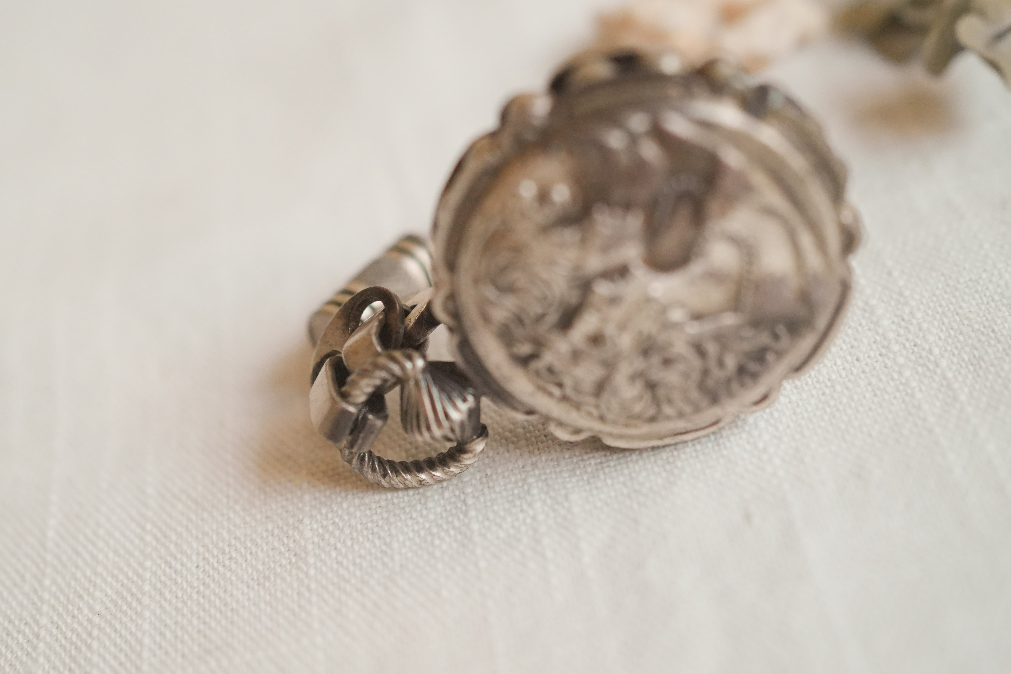 古董_歲月之吻：純銀方框圓墜鑰匙圈