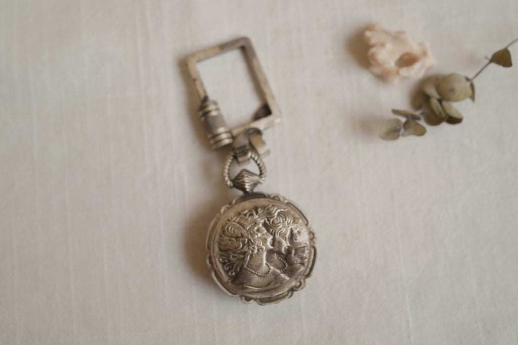 古董_歲月之吻：純銀方框圓墜鑰匙圈