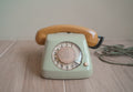 古董_德國 Hagenuk 雙色拼接機械電話 (鼠尾草綠 x 芥末黃)