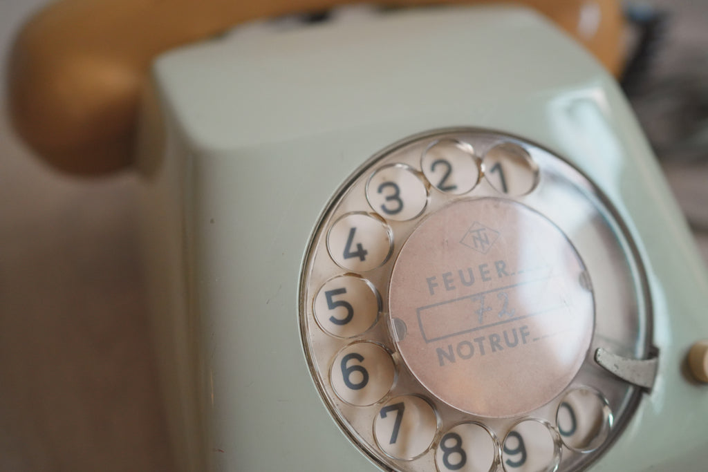 古董_德國 Hagenuk 雙色拼接機械電話 (鼠尾草綠 x 芥末黃)