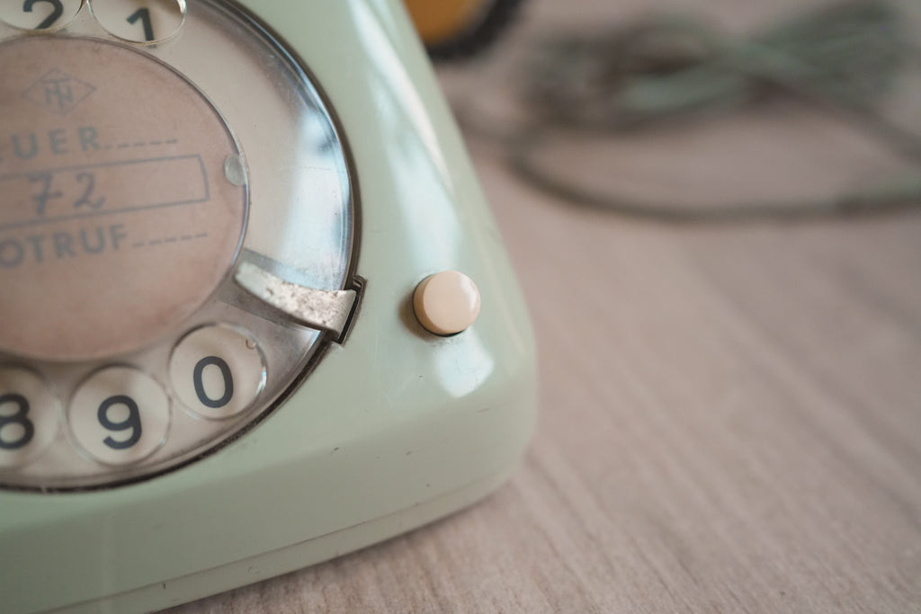 古董_德國 Hagenuk 雙色拼接機械電話 (鼠尾草綠 x 芥末黃)