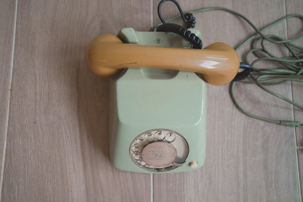 古董_德國 Hagenuk 雙色拼接機械電話 (鼠尾草綠 x 芥末黃)