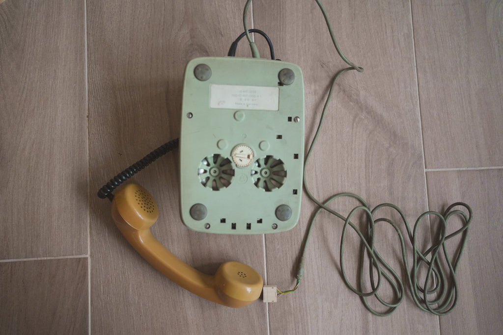 古董_德國 Hagenuk 雙色拼接機械電話 (鼠尾草綠 x 芥末黃)