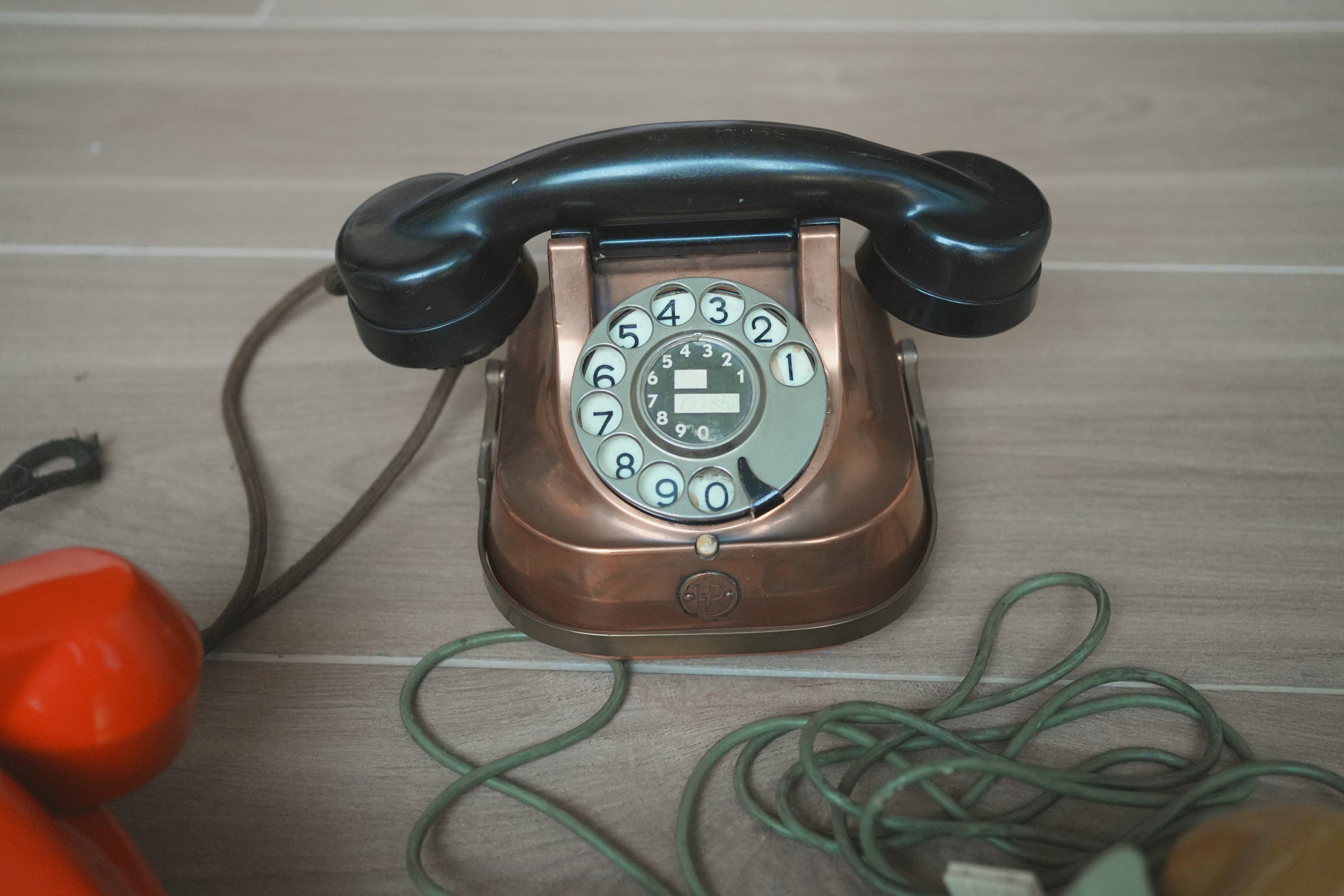 古董_哥本哈根的聲音：丹麥 KTAS D30 銅身電話