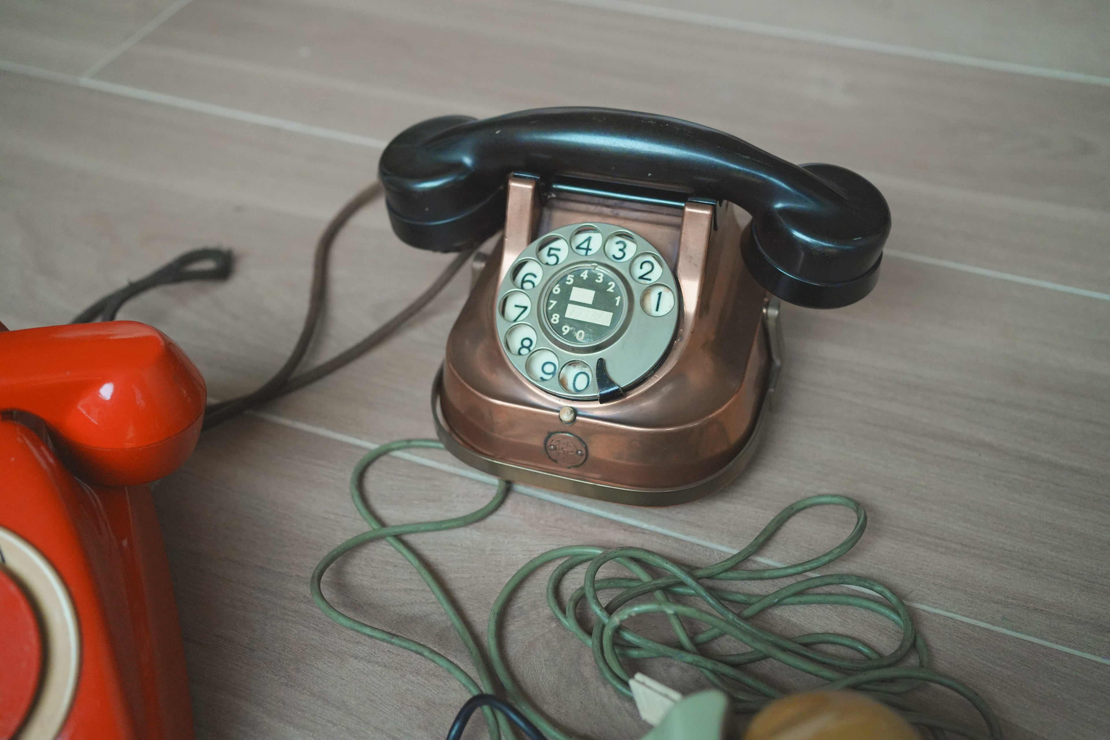 古董_哥本哈根的聲音：丹麥 KTAS D30 銅身電話