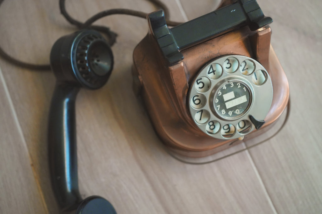 古董_哥本哈根的聲音：丹麥 KTAS D30 銅身電話