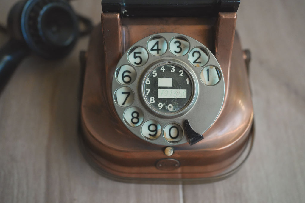 古董_哥本哈根的聲音：丹麥 KTAS D30 銅身電話