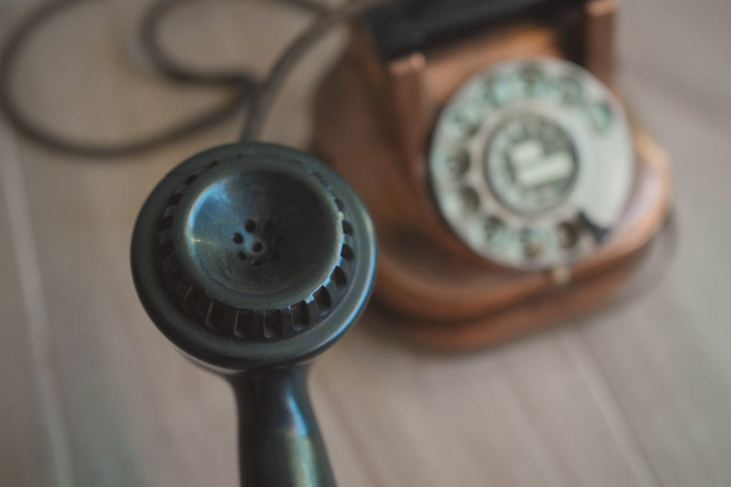 古董_哥本哈根的聲音：丹麥 KTAS D30 銅身電話