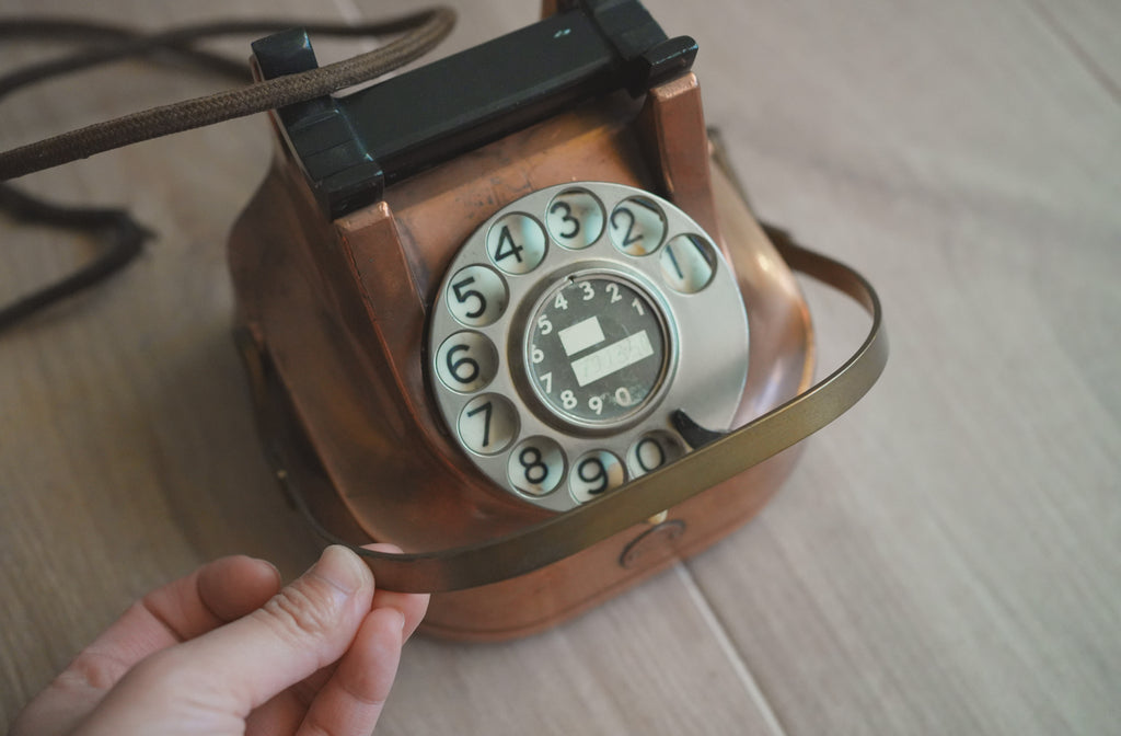 古董_哥本哈根的聲音：丹麥 KTAS D30 銅身電話