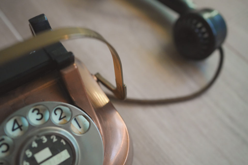 古董_哥本哈根的聲音：丹麥 KTAS D30 銅身電話