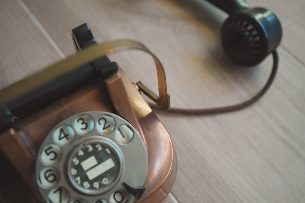 古董_哥本哈根的聲音：丹麥 KTAS D30 銅身電話