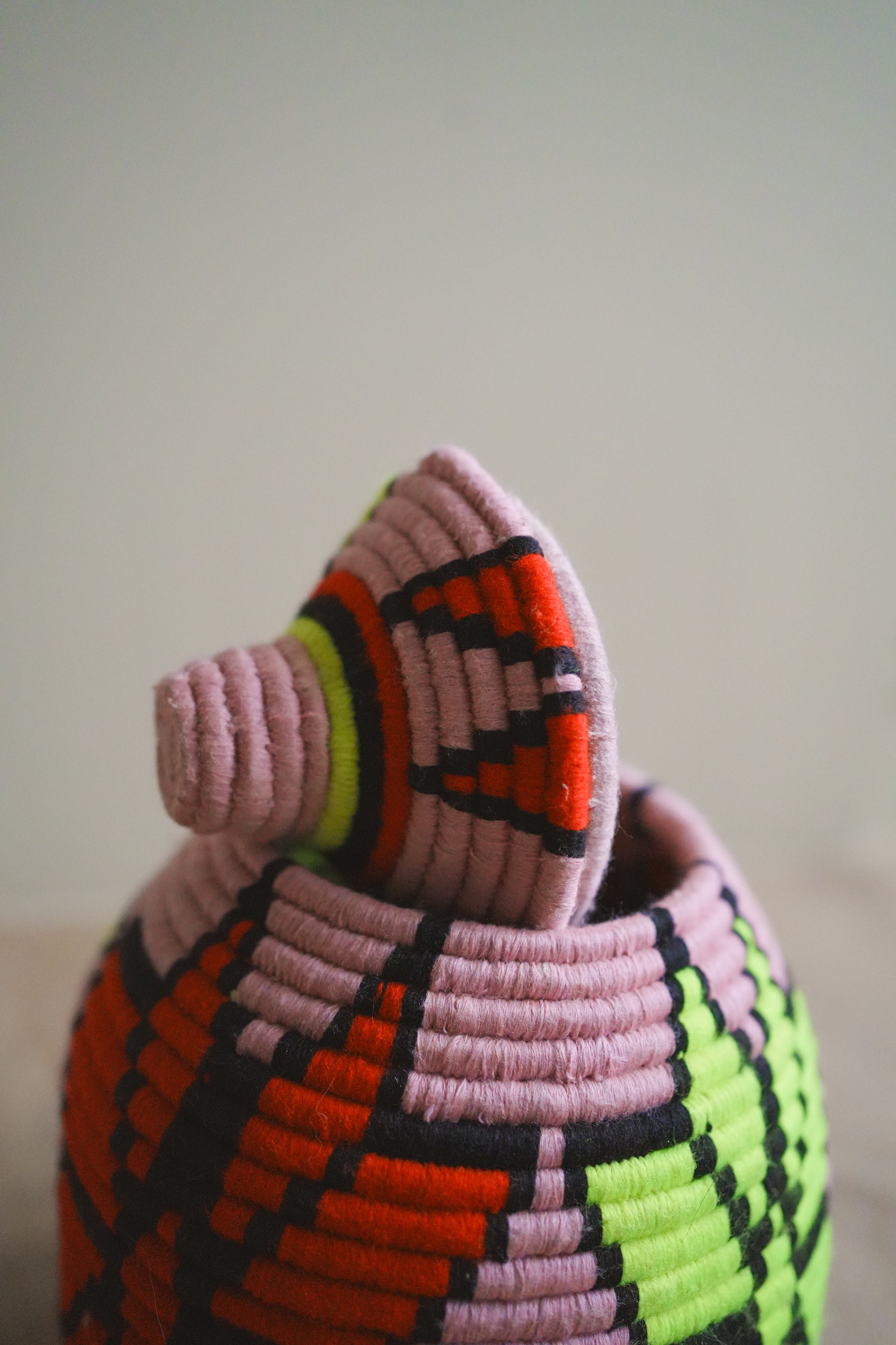 北非手工藝【B】Smal 草編彩織置物籃 (帶蓋)_紫黃星星_粉