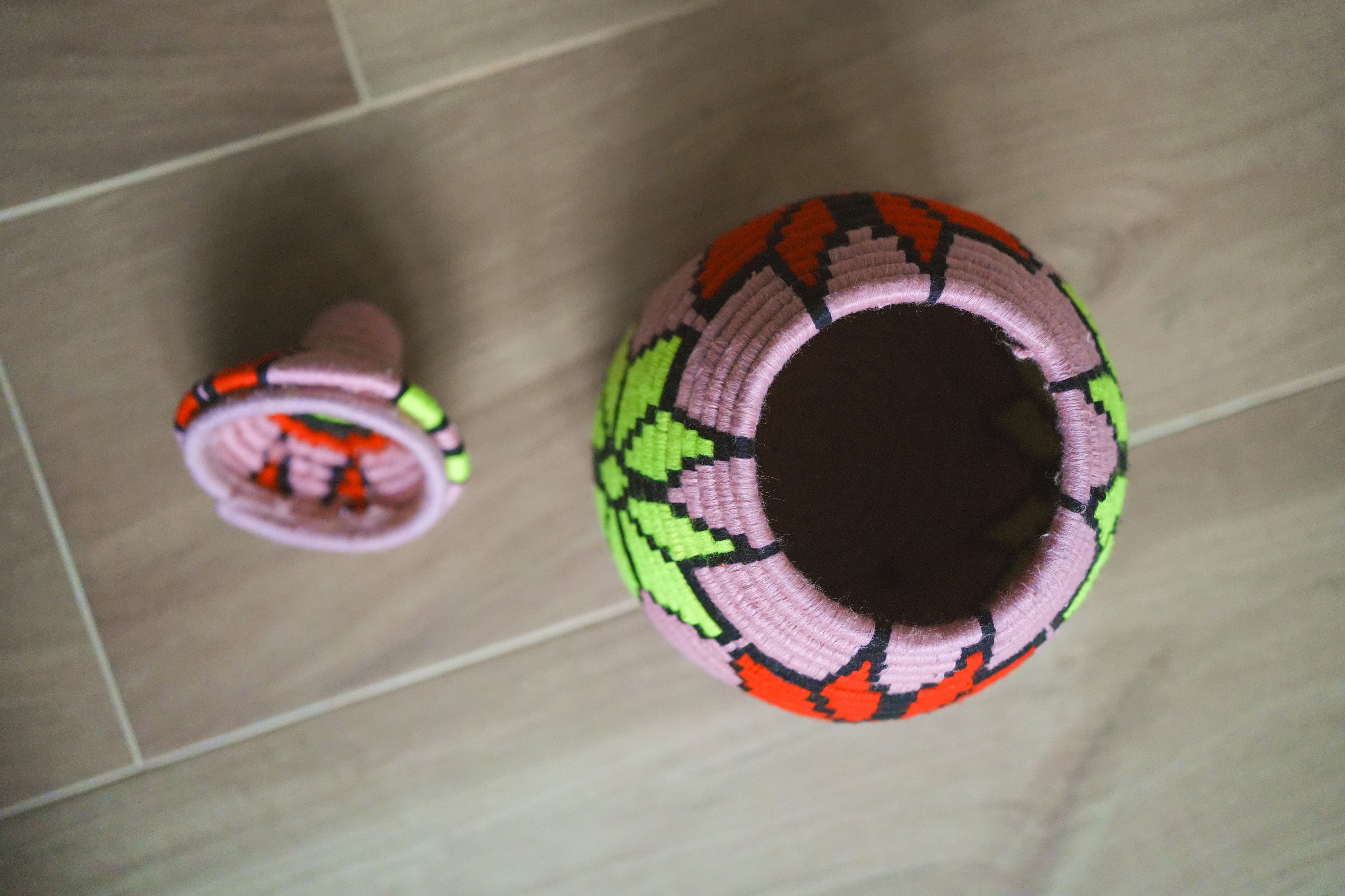 北非手工藝【B】Smal 草編彩織置物籃 (帶蓋)_紫黃星星_粉