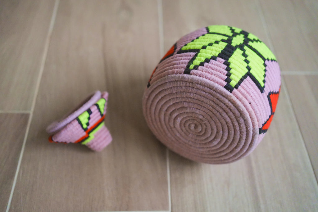 北非手工藝【B】Smal 草編彩織置物籃 (帶蓋)_紫黃星星_粉