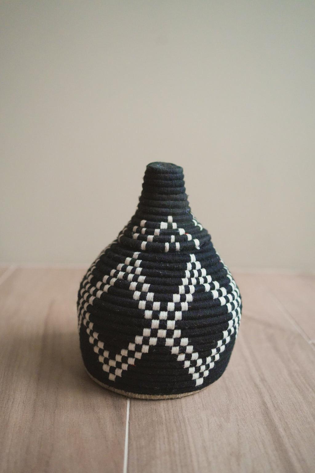 北非手工藝【A】Smal 草編彩織置物籃 (帶蓋)_大菱形_黑