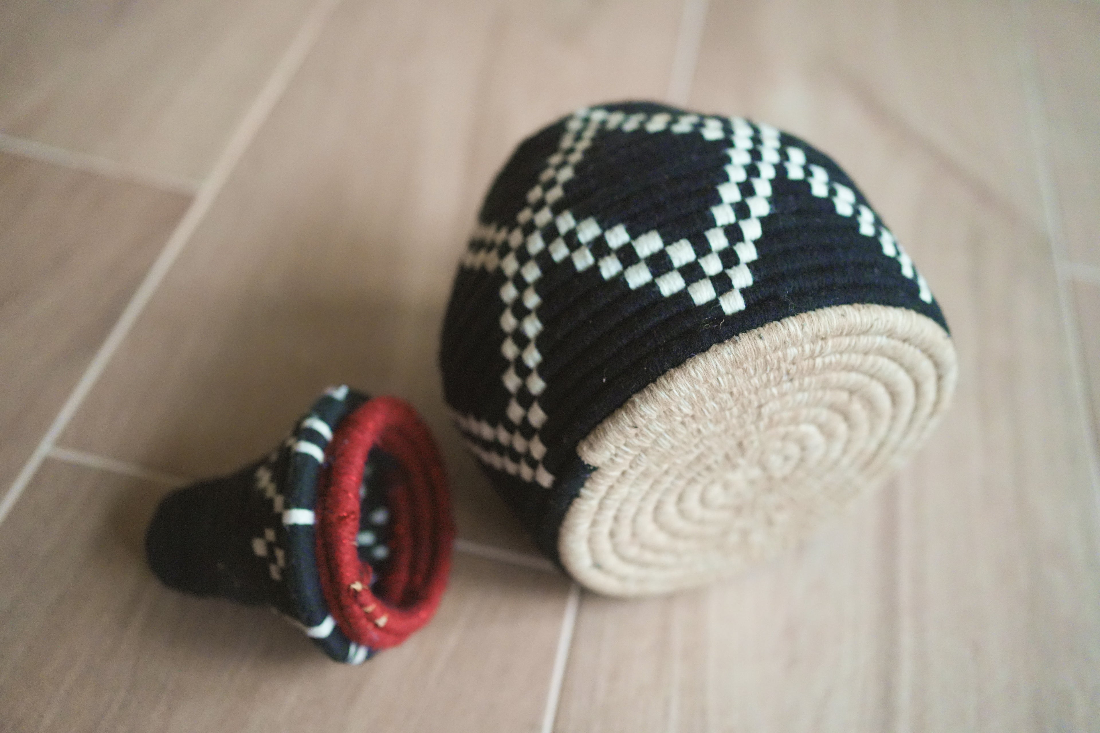 北非手工藝【A】Smal 草編彩織置物籃 (帶蓋)_大菱形_黑