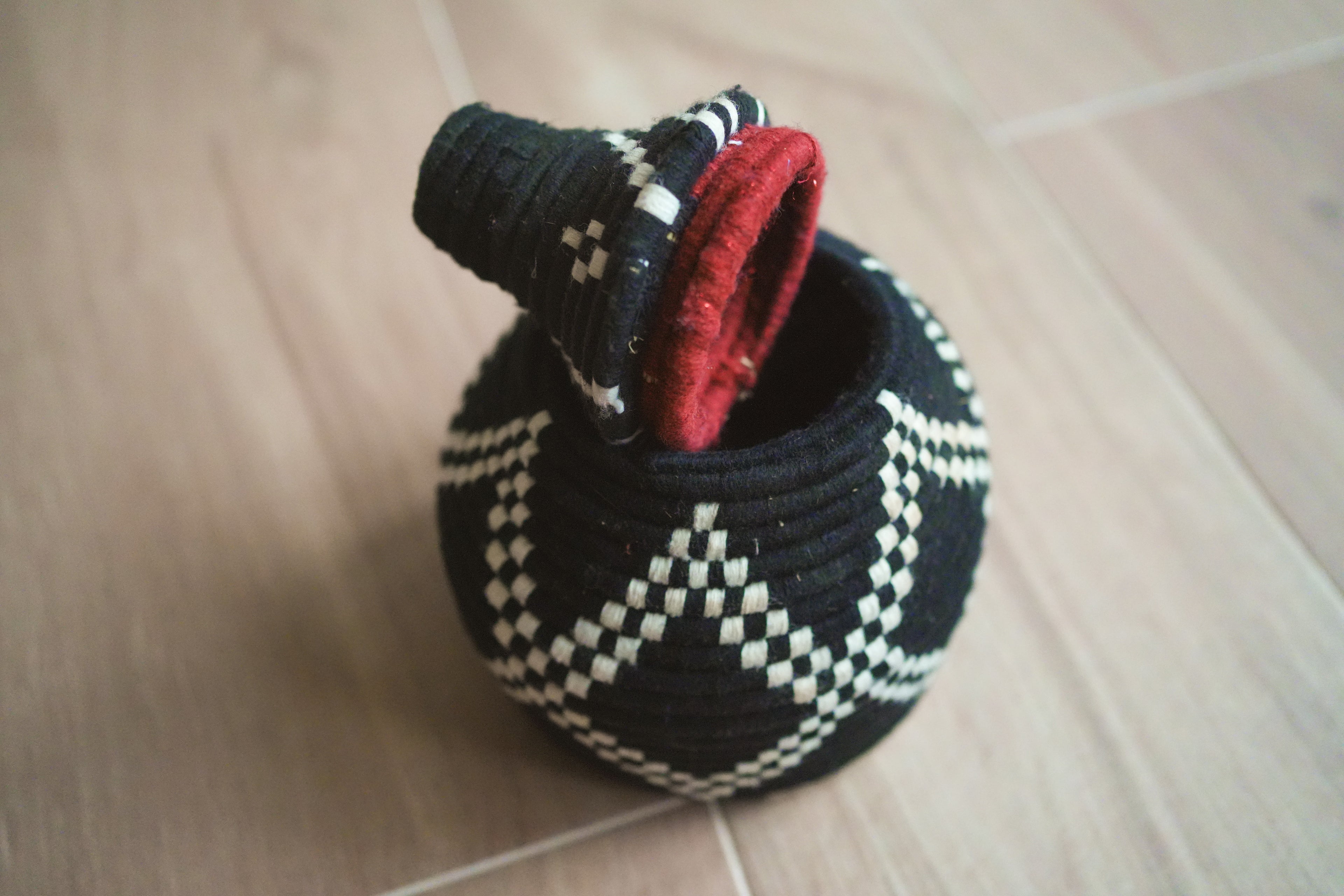 北非手工藝【A】Smal 草編彩織置物籃 (帶蓋)_大菱形_黑