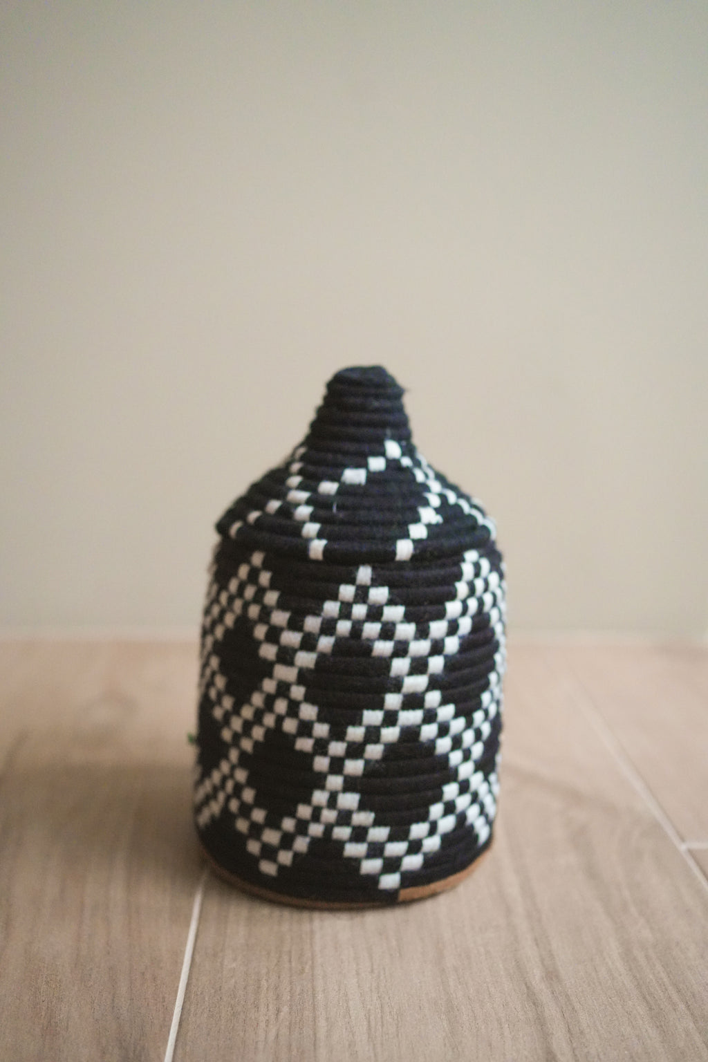 北非手工藝【C】Smal 草編彩織置物籃 (帶蓋)_大菱形_黑