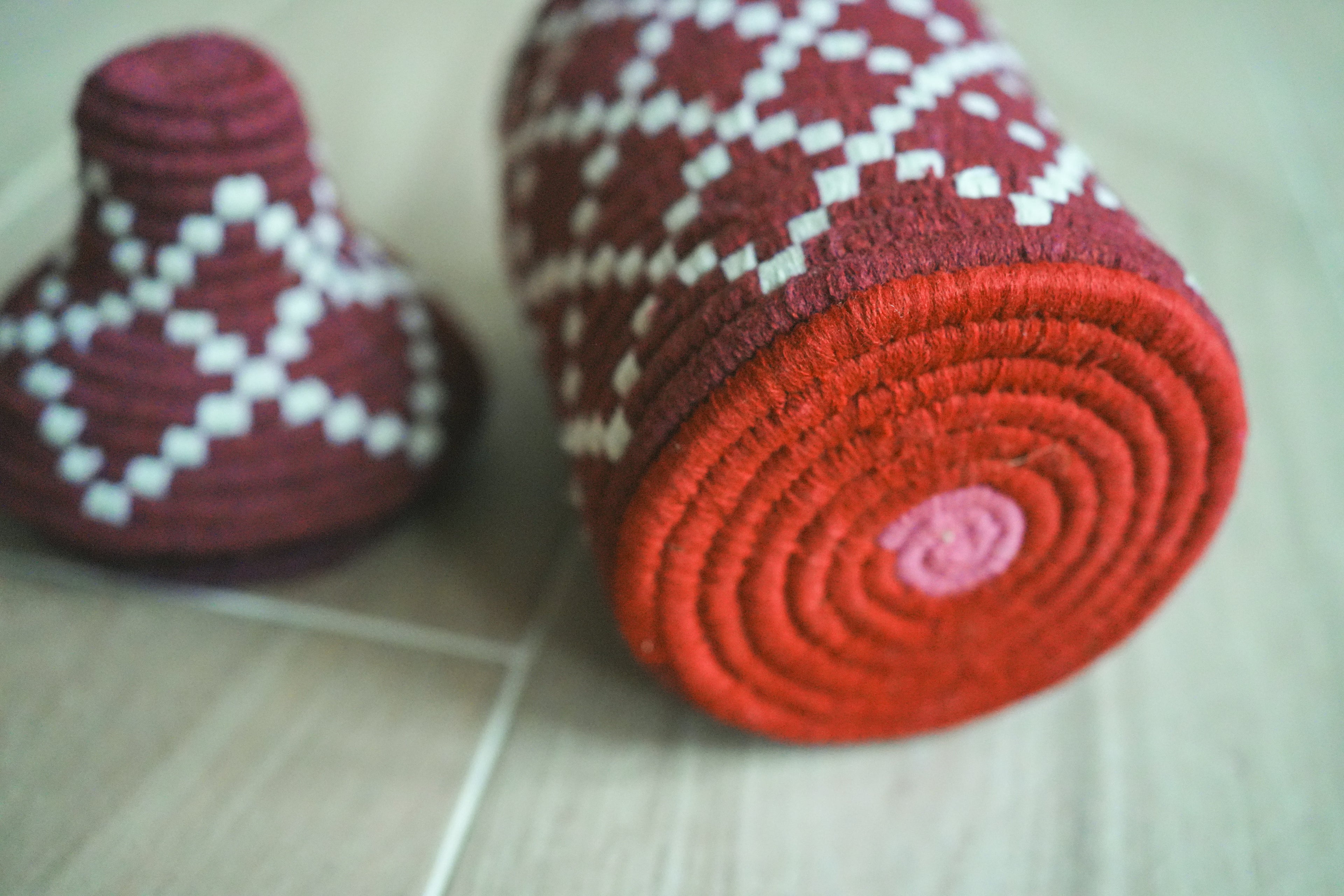 北非手工藝【D】Smal 草編彩織置物籃 (帶蓋)_菱格_深紅