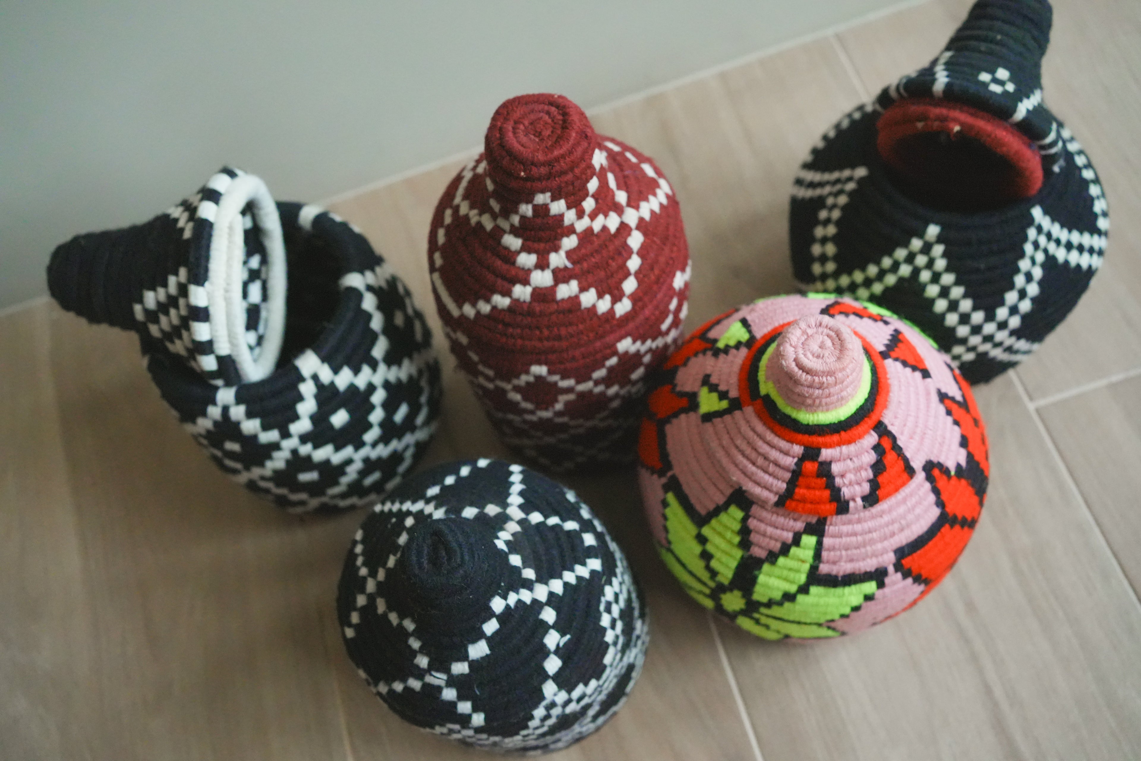 北非手工藝【A】Smal 草編彩織置物籃 (帶蓋)_大菱形_黑